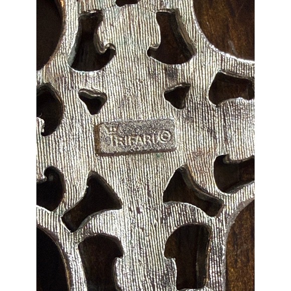 Vintage Crown Trifari Silver Tone Filigree Cross Pendant Gothic Revival - Picture 7 of 10